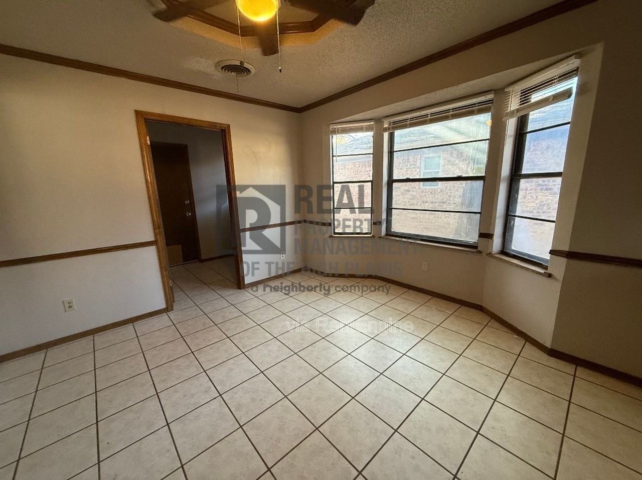 7700 Cervin Dr - Photo 4 of 15