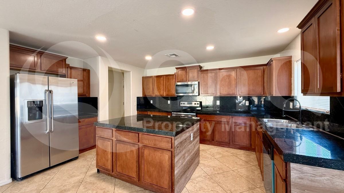 28072 N Limestone Ln - Photo 5 of 39