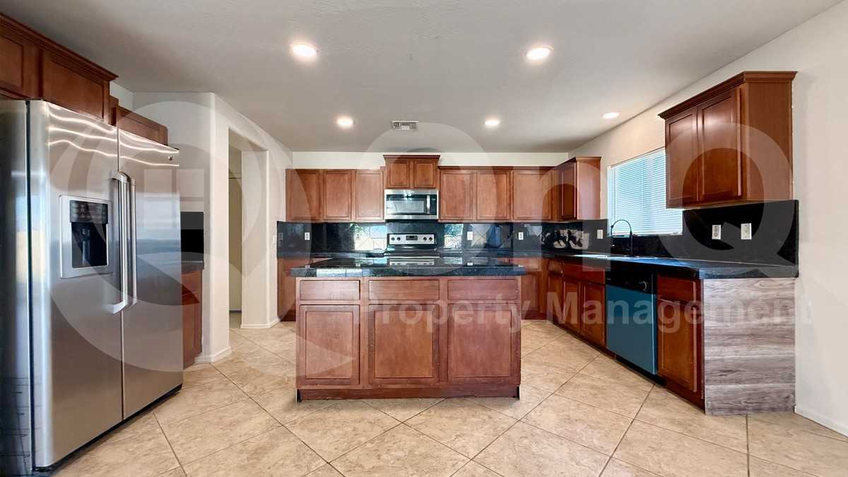 28072 N Limestone Ln - Photo 6 of 39