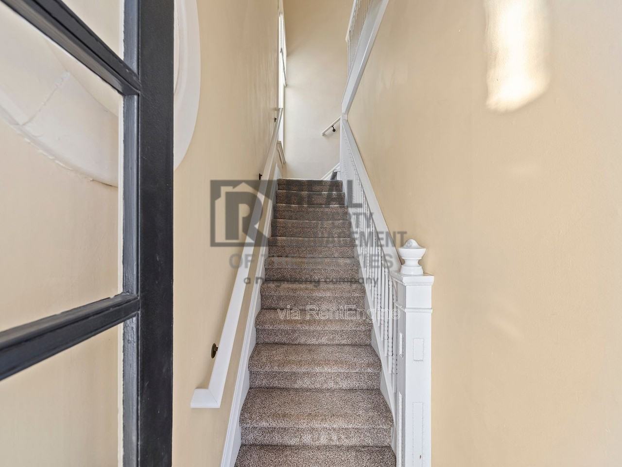 219 W Mulberry St - Photo 3 of 14