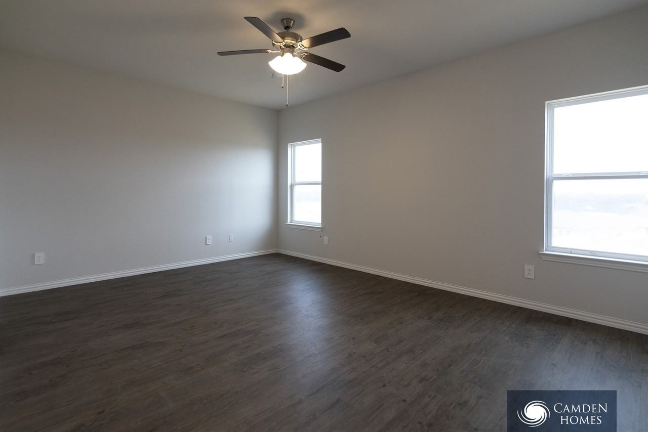 2744 William St - Photo 3 of 11