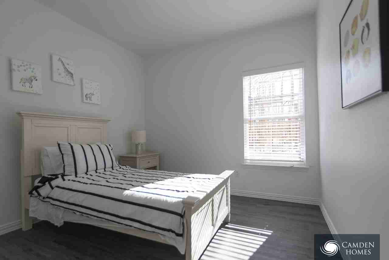 139 Colgate Ave - Photo 3 of 18