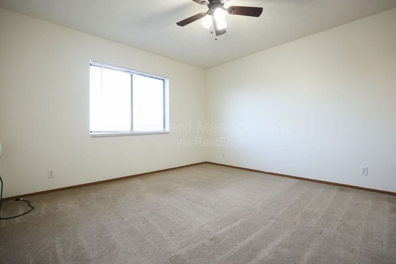 7116 Jones Cir #8 - Photo 5 of 20