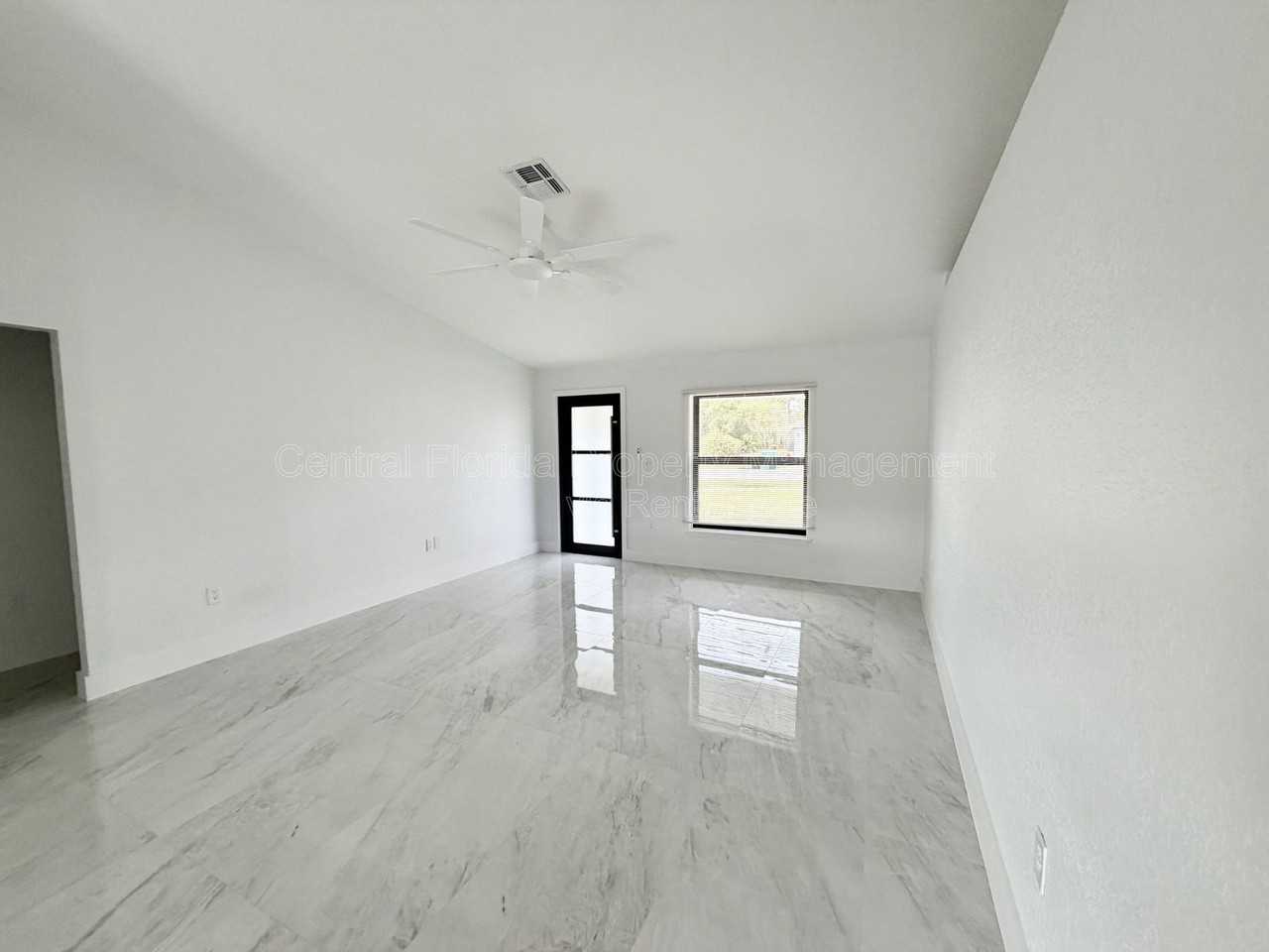 1909 Bayport Dr - Photo 7 of 21