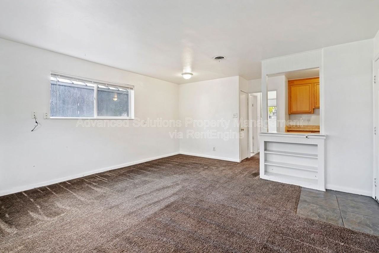 370 E Sherman Ave #4 - Photo 3 of 14