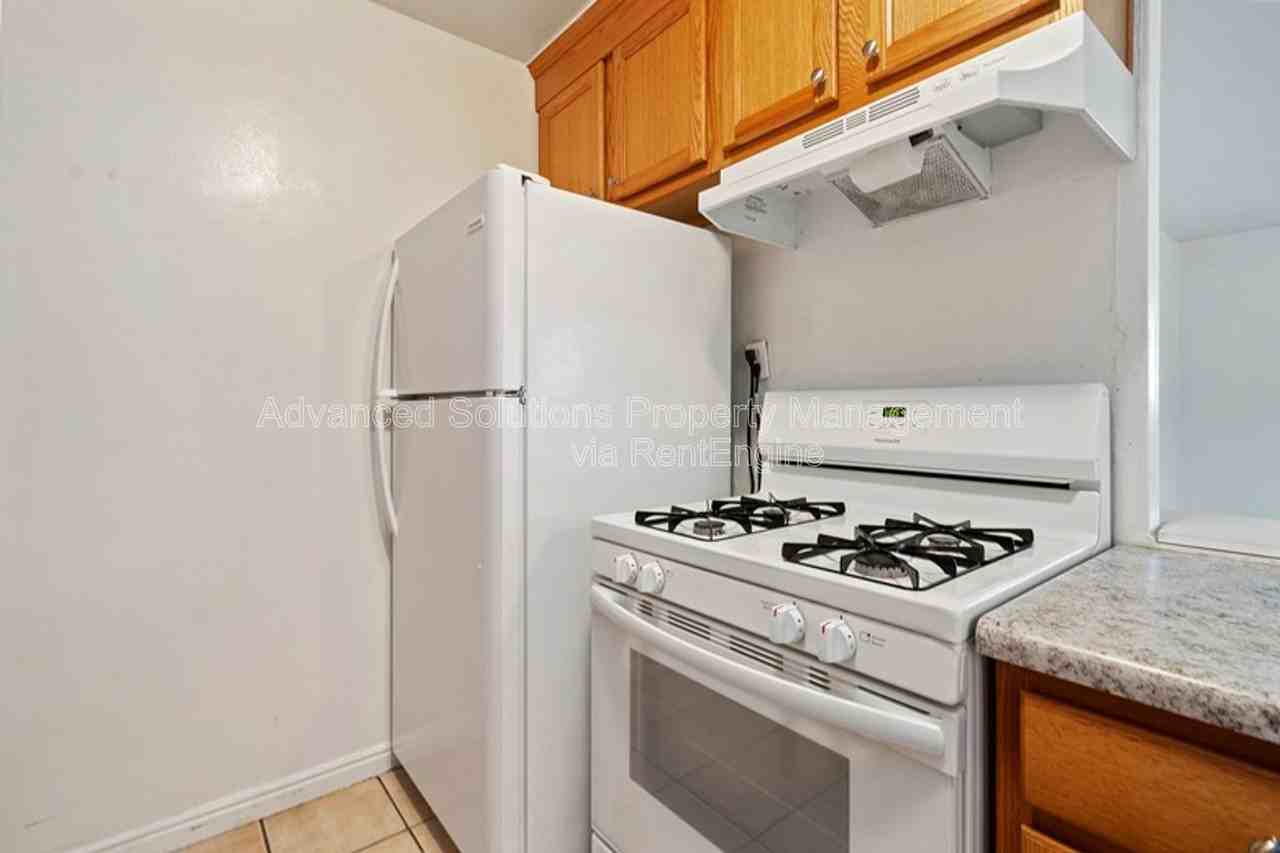 370 E Sherman Ave #4 - Photo 6 of 14