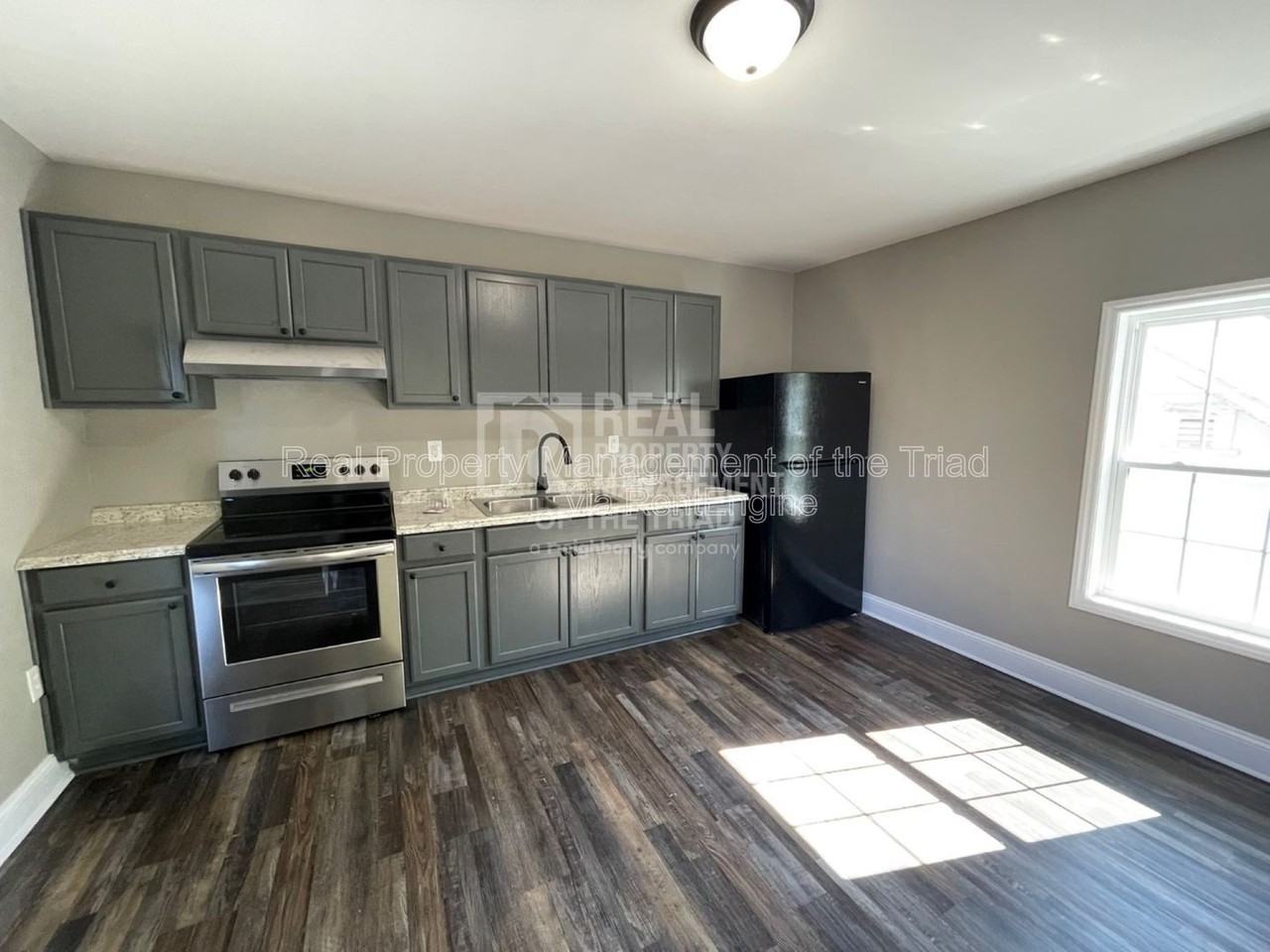 528 N Scales St #C - Photo 3 of 11