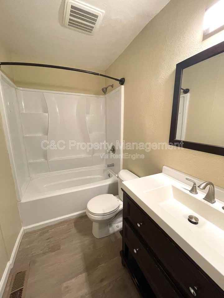 802 Sunset Dr #B - Photo 7 of 8