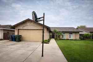 featured image of 3371 N Forestiere Ave