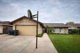 3371 N Forestiere Ave - Photo 1 of 1