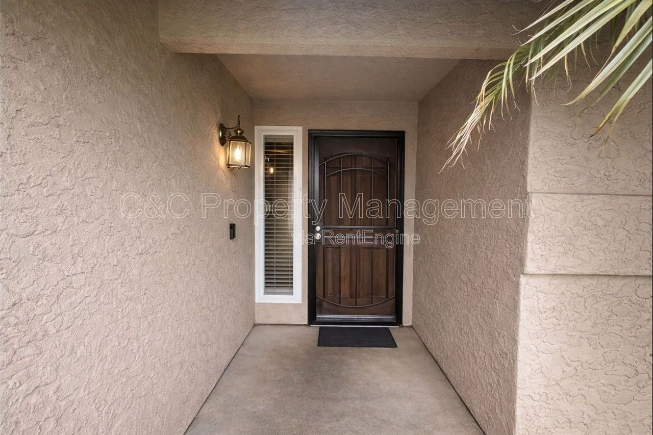 3371 N Forestiere Ave - Photo 2 of 14