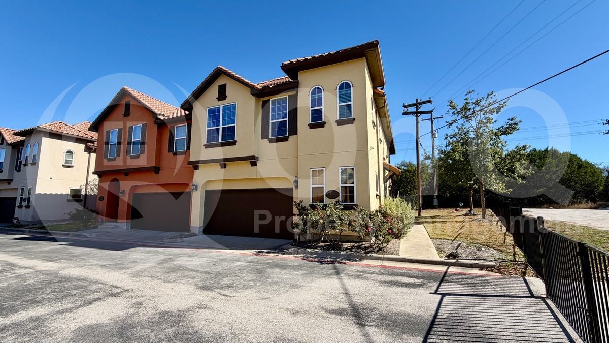 12300 Terraza Cir - Photo 2 of 36