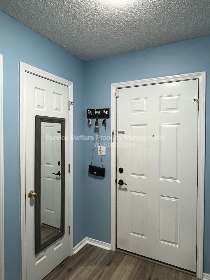 2439 Redoubt Ave - Photo 4 of 19