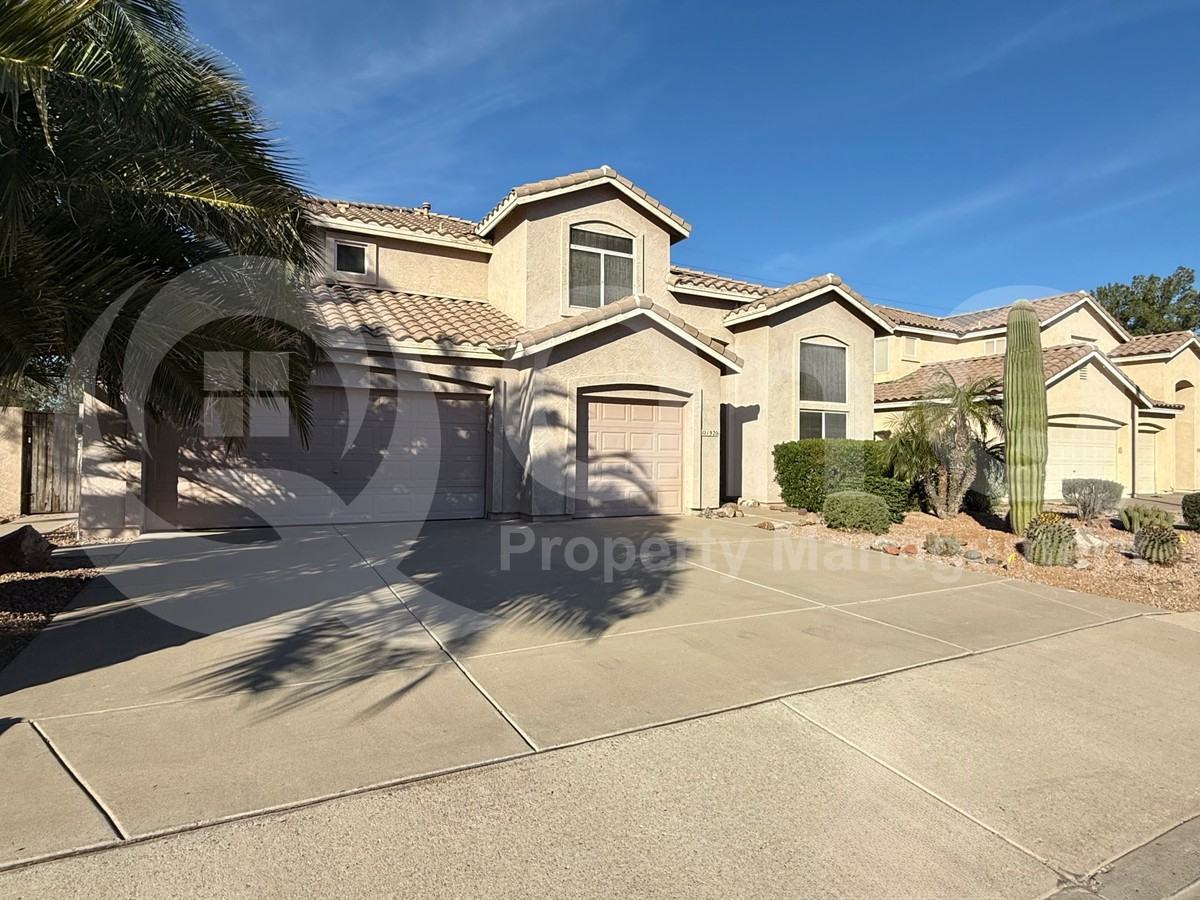 1920 S Saddle St - Photo 3 of 38