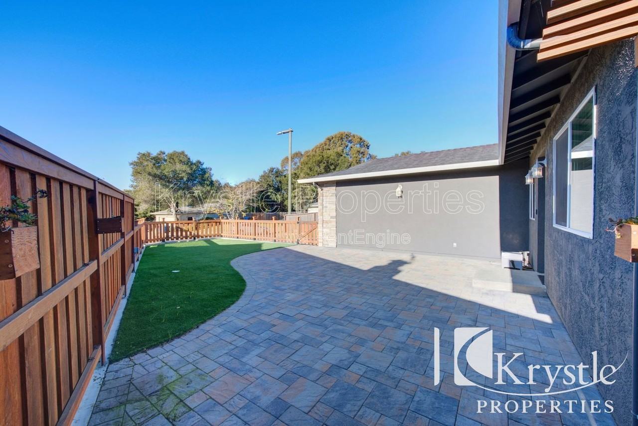 160 Chapman Ct - Photo 7 of 27