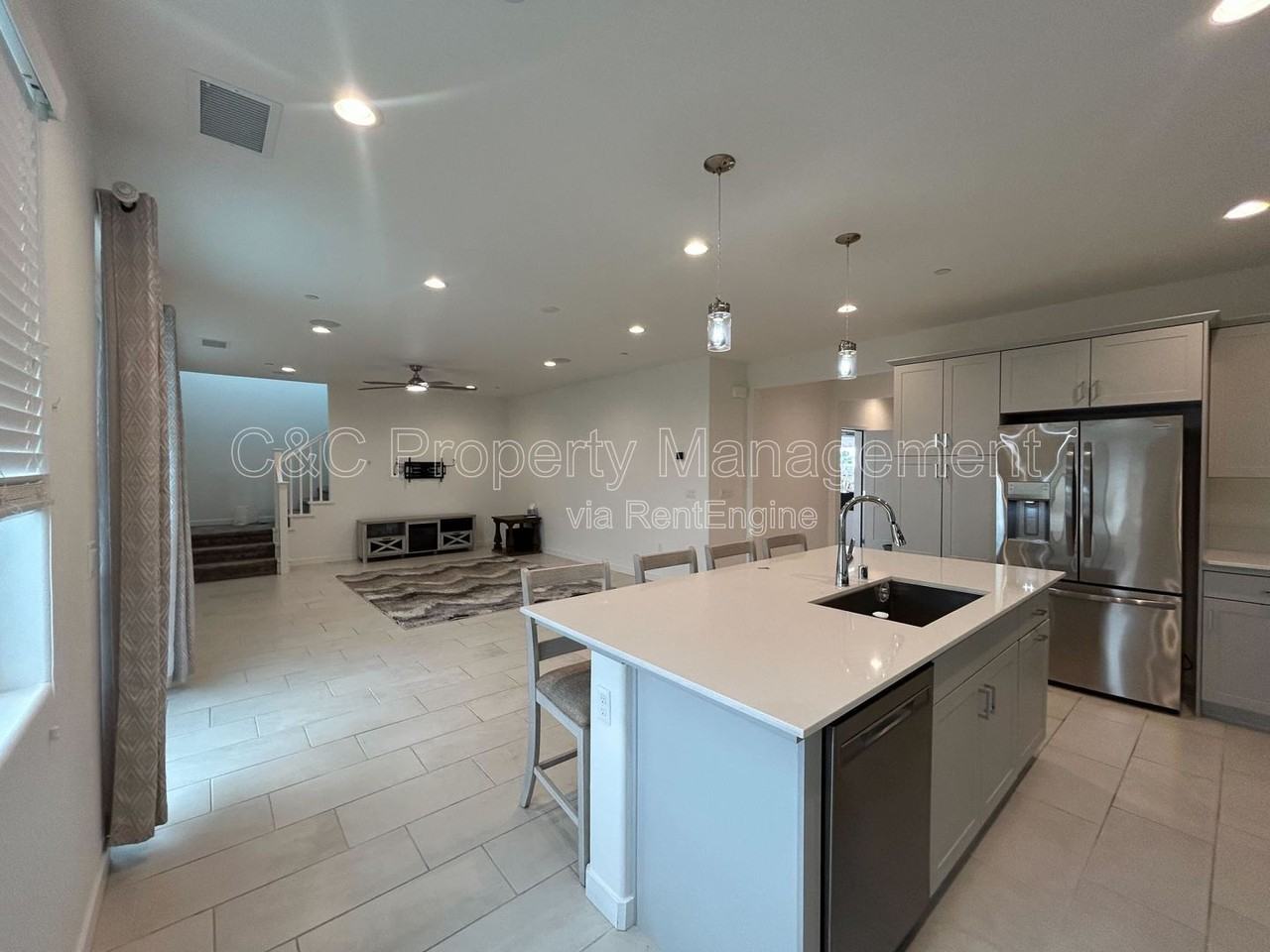 711 Robert Ave - Photo 3 of 20