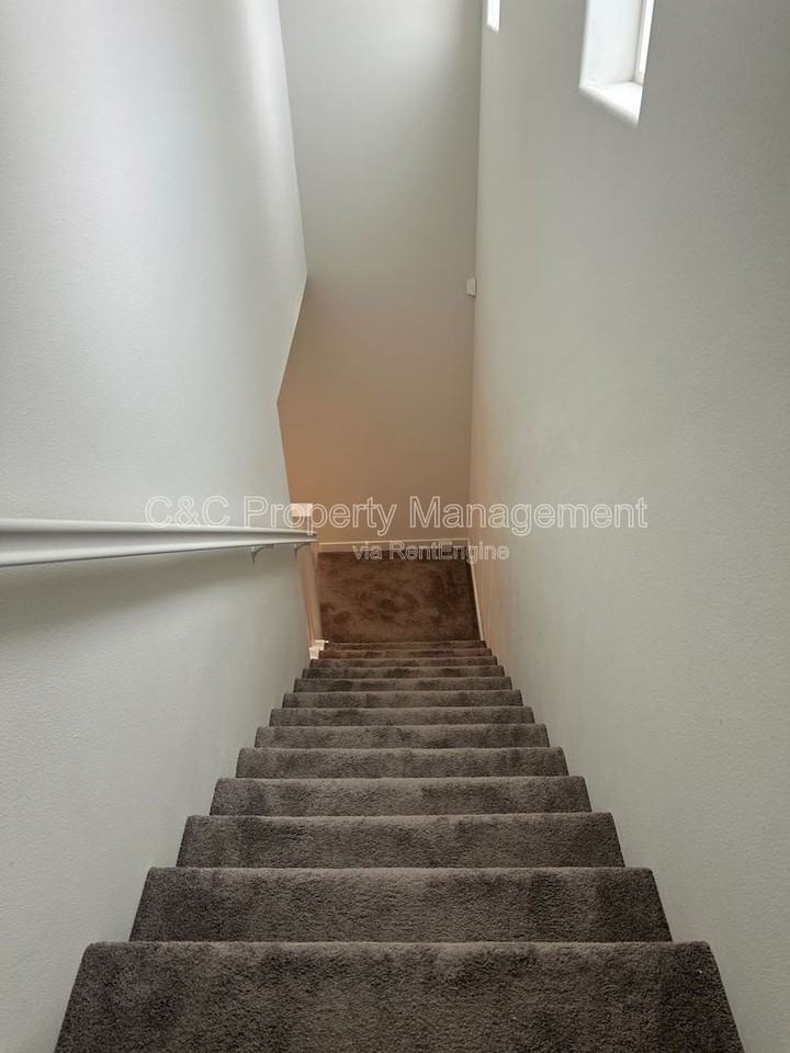 711 Robert Ave - Photo 7 of 20