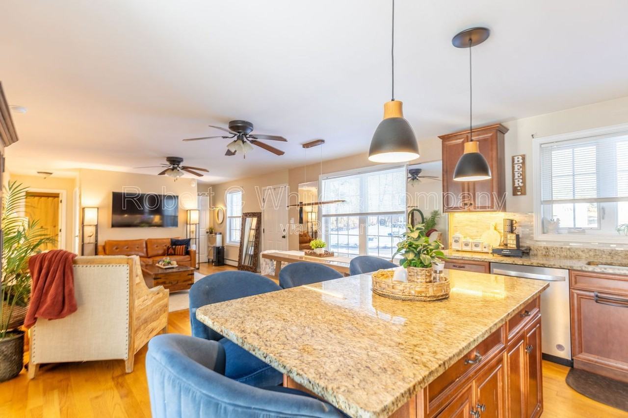 3 Granbrook Park Rd - Photo 5 of 20