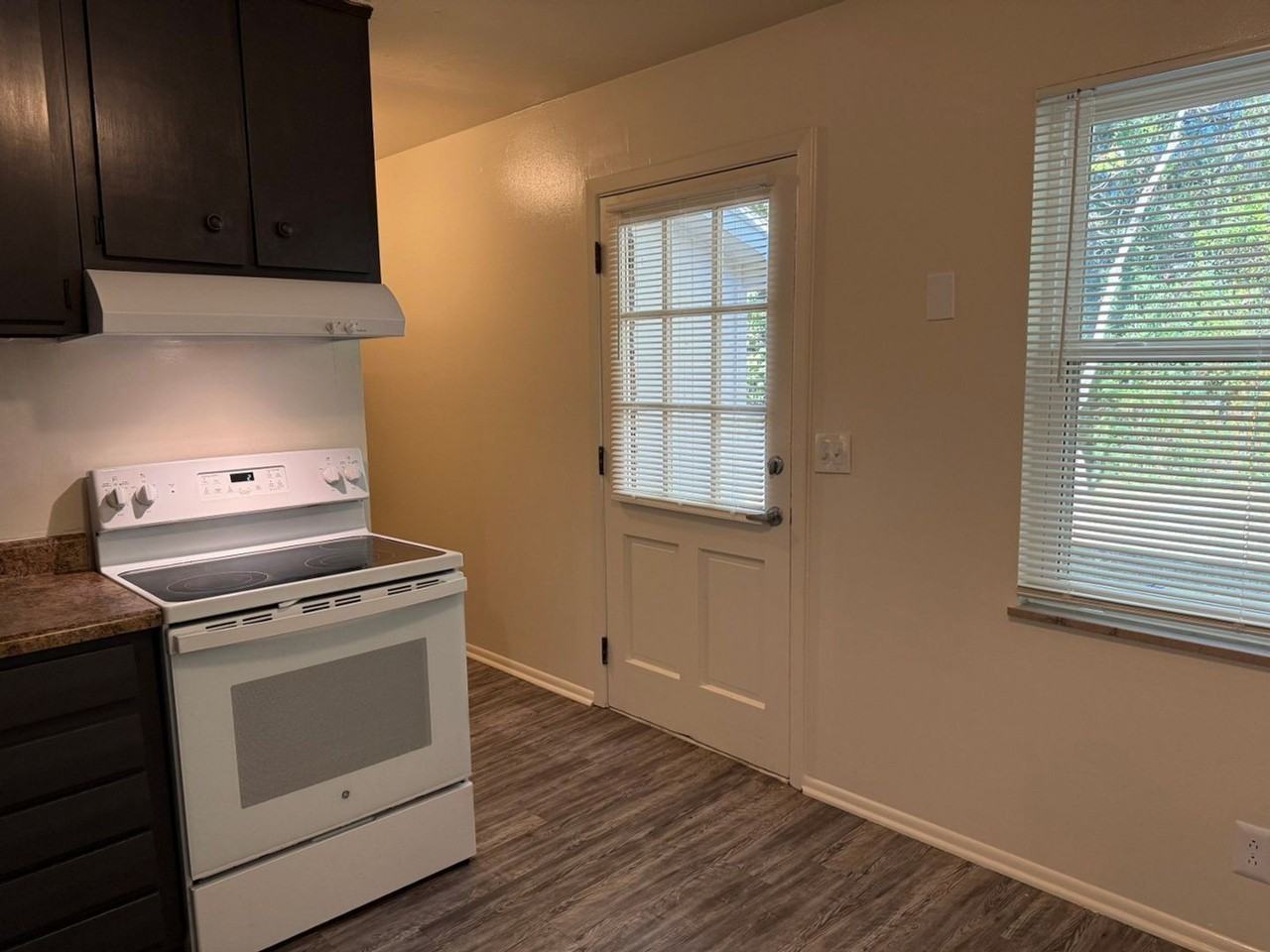 1025 W Parkway Ave - Photo 6 of 20