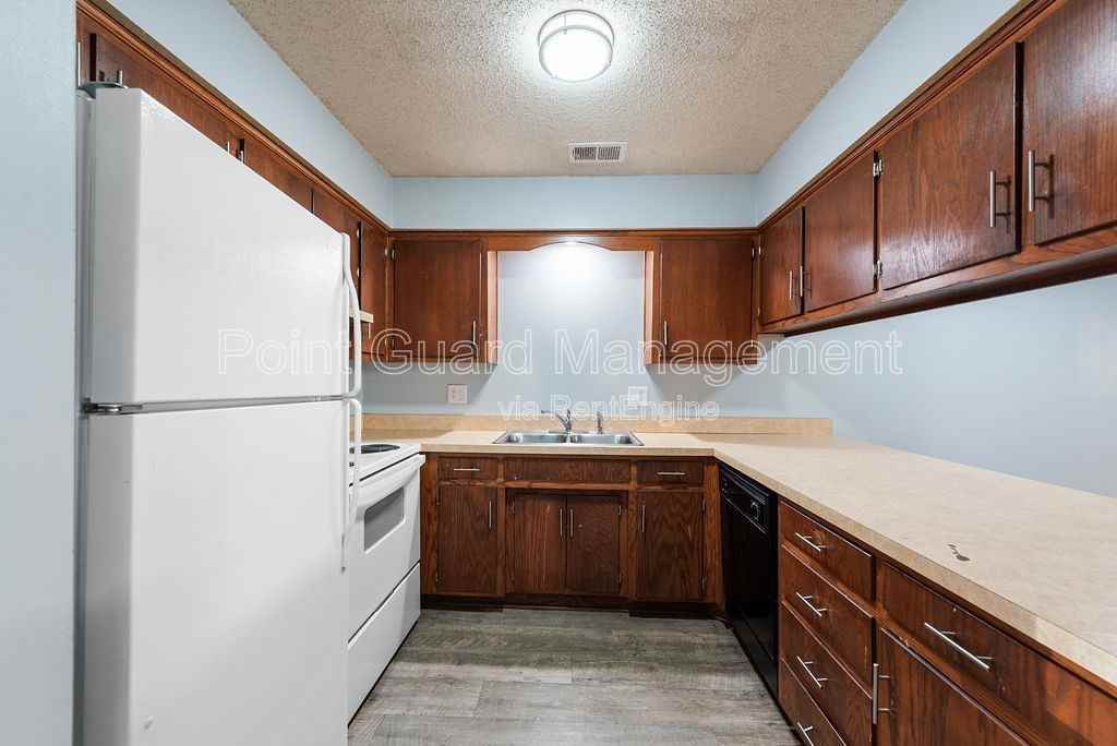 7009 N Chas Dr #B - Photo 3 of 23