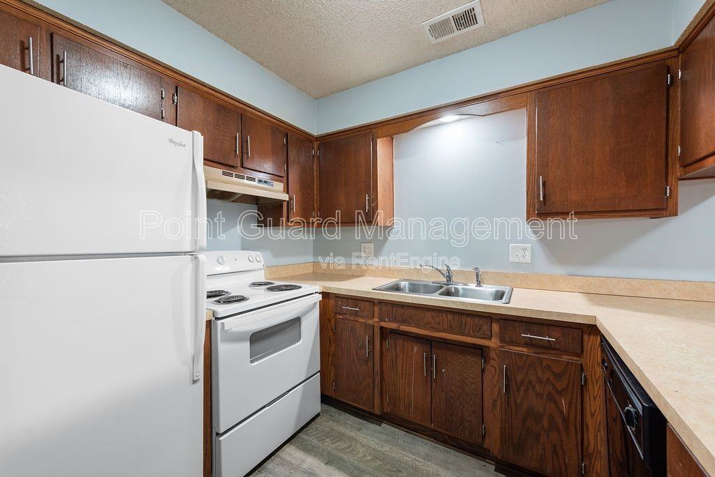 7009 N Chas Dr #B - Photo 4 of 23