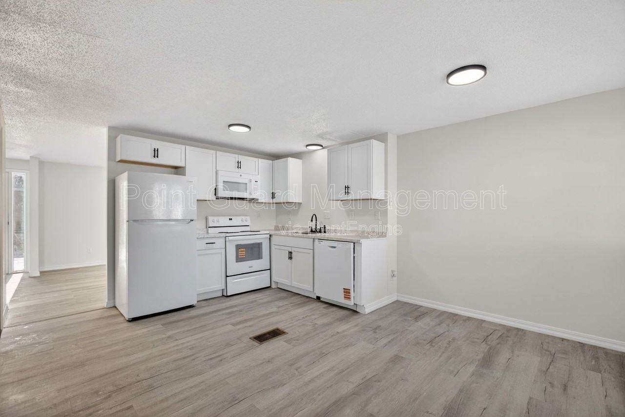 1824 S Cleveland Ave - Photo 2 of 28