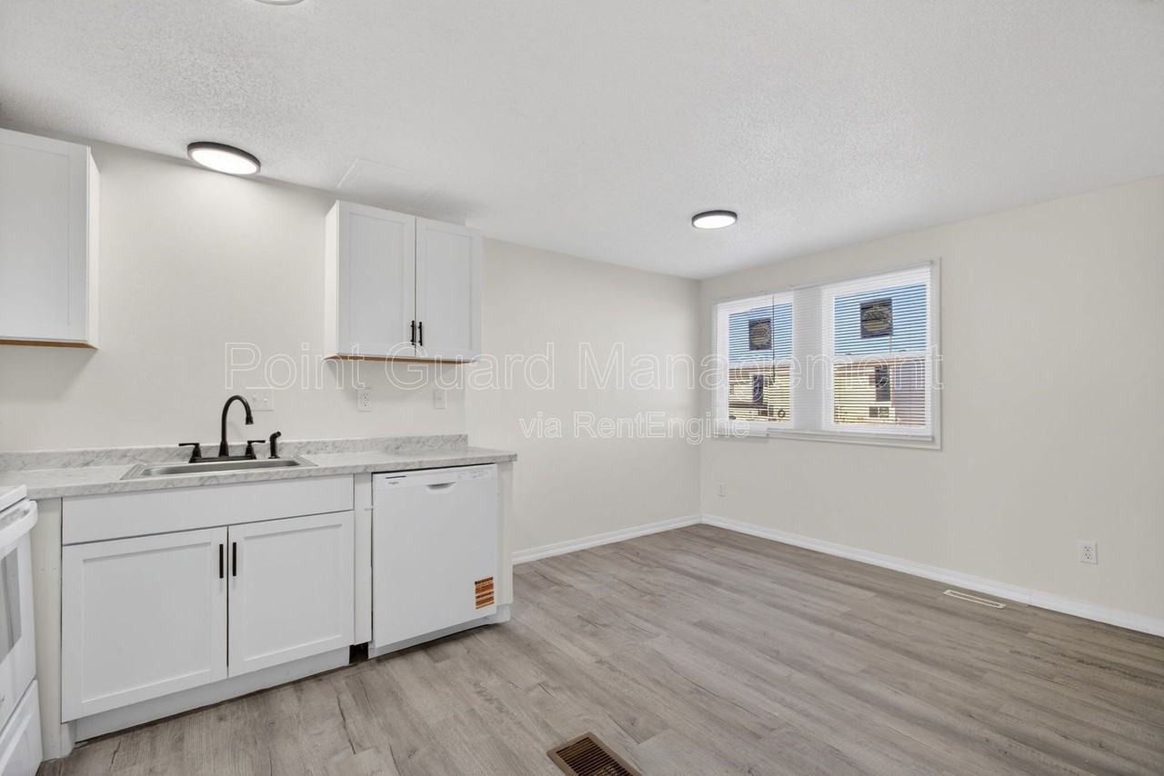 1824 S Cleveland Ave - Photo 3 of 28
