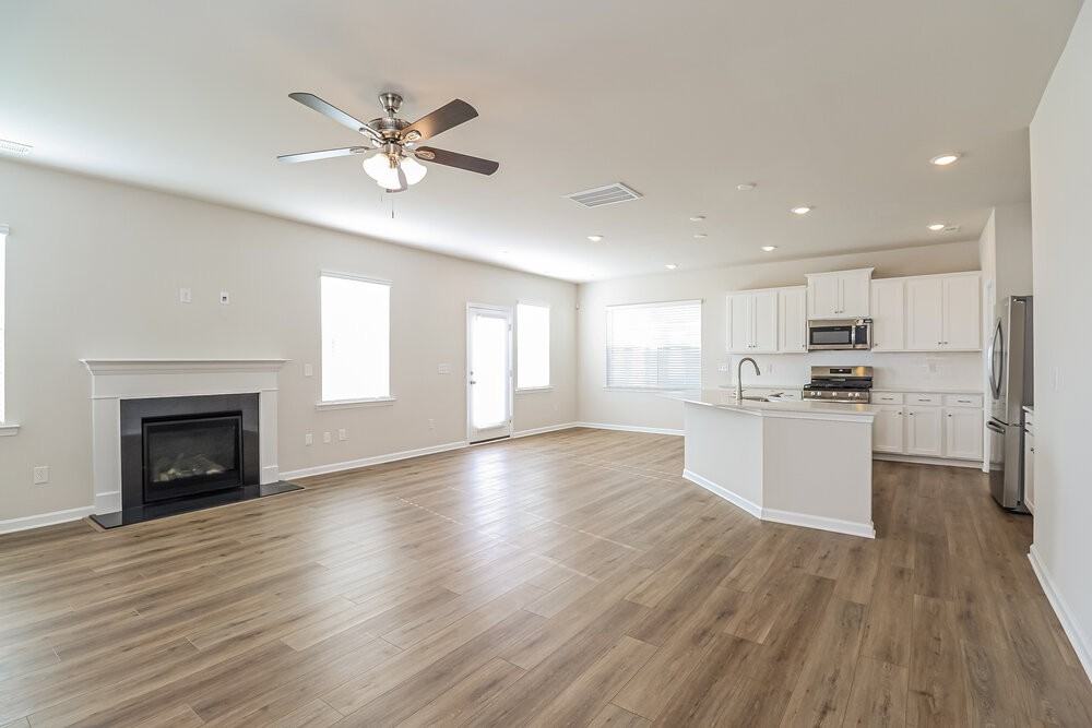 1613 Swallow Tail Dr - Photo 5 of 17