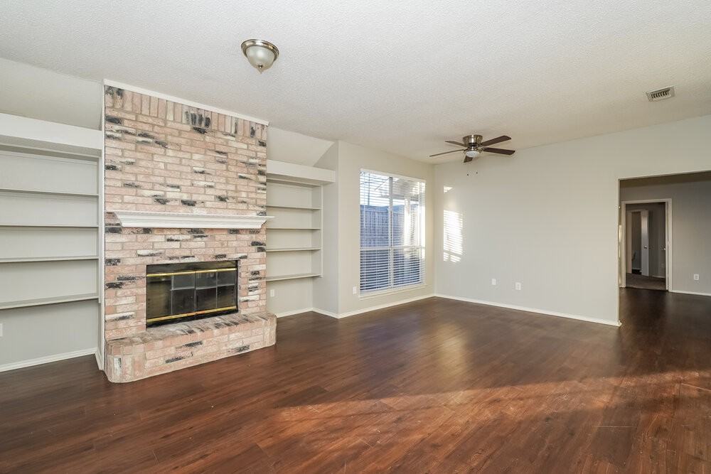 903 Crestwood Dr - Photo 3 of 16