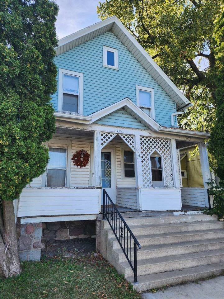 1213 N Main St - Photo 7 of 14