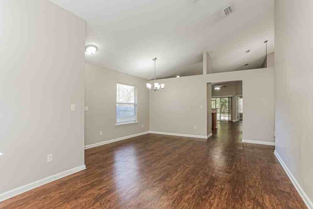 10975 Campus Heights Ln - Photo 4 of 16