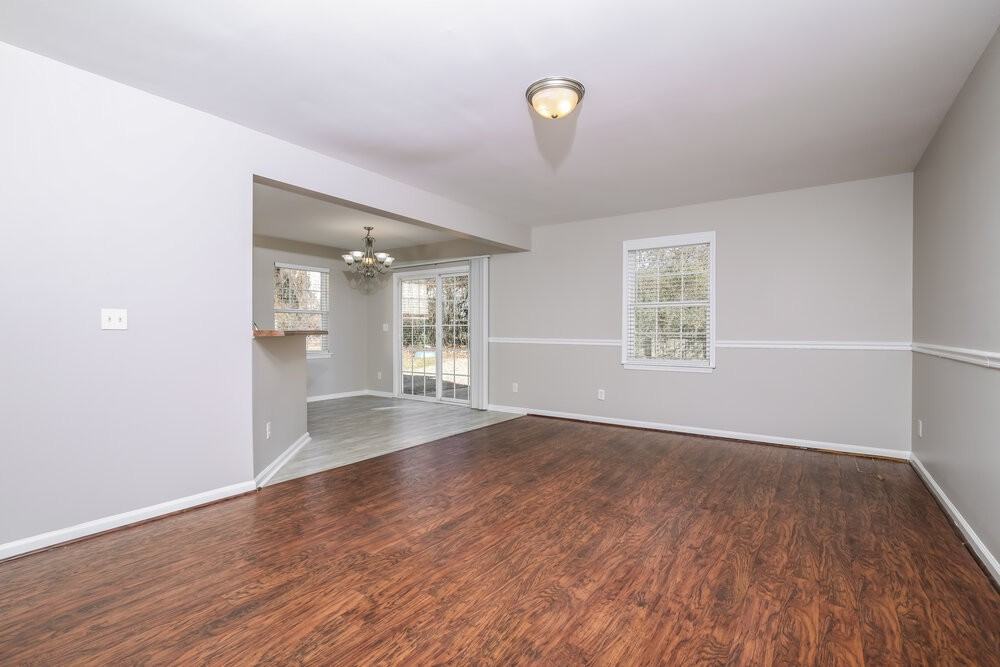 721 Champion St - Photo 4 of 17