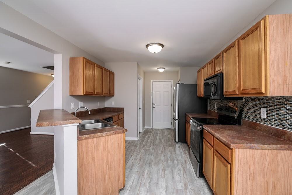 721 Champion St - Photo 7 of 17