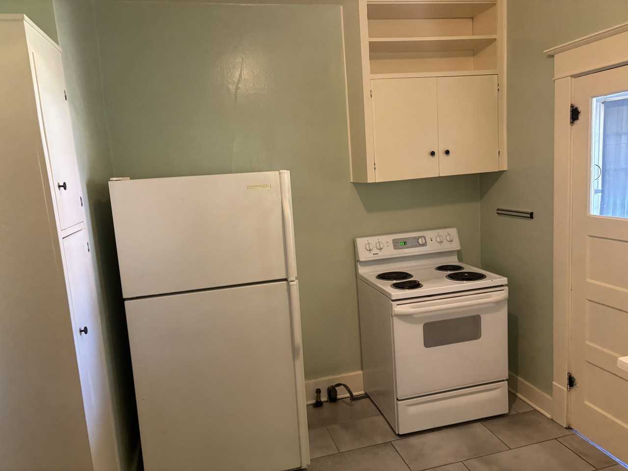 1035 22nd St Ne - Photo 5 of 17