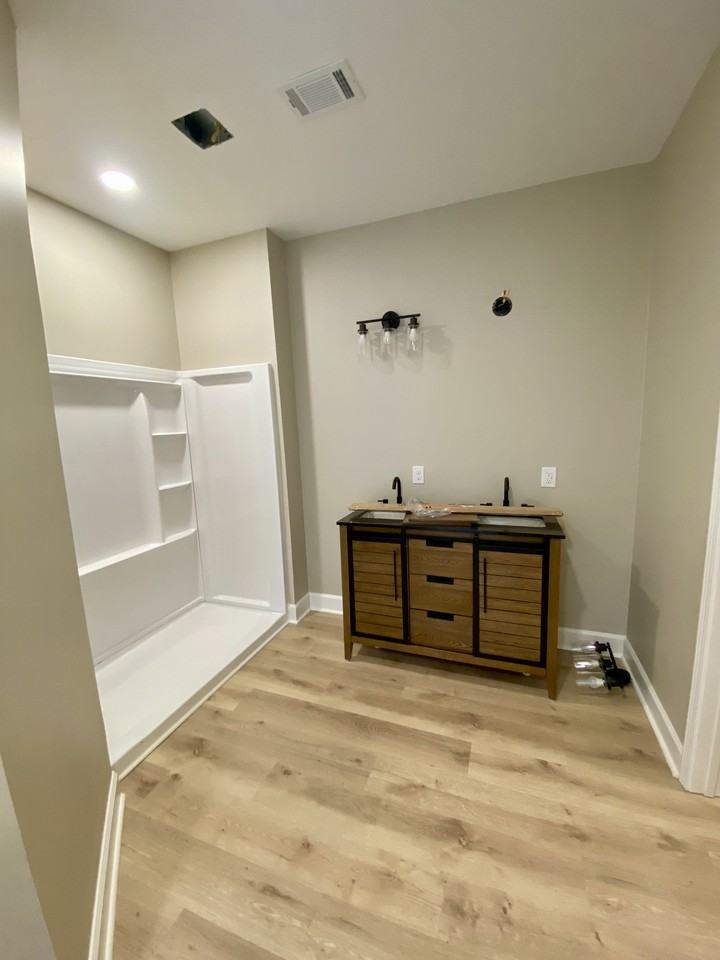 230 Sylvan Rd - Photo 5 of 17