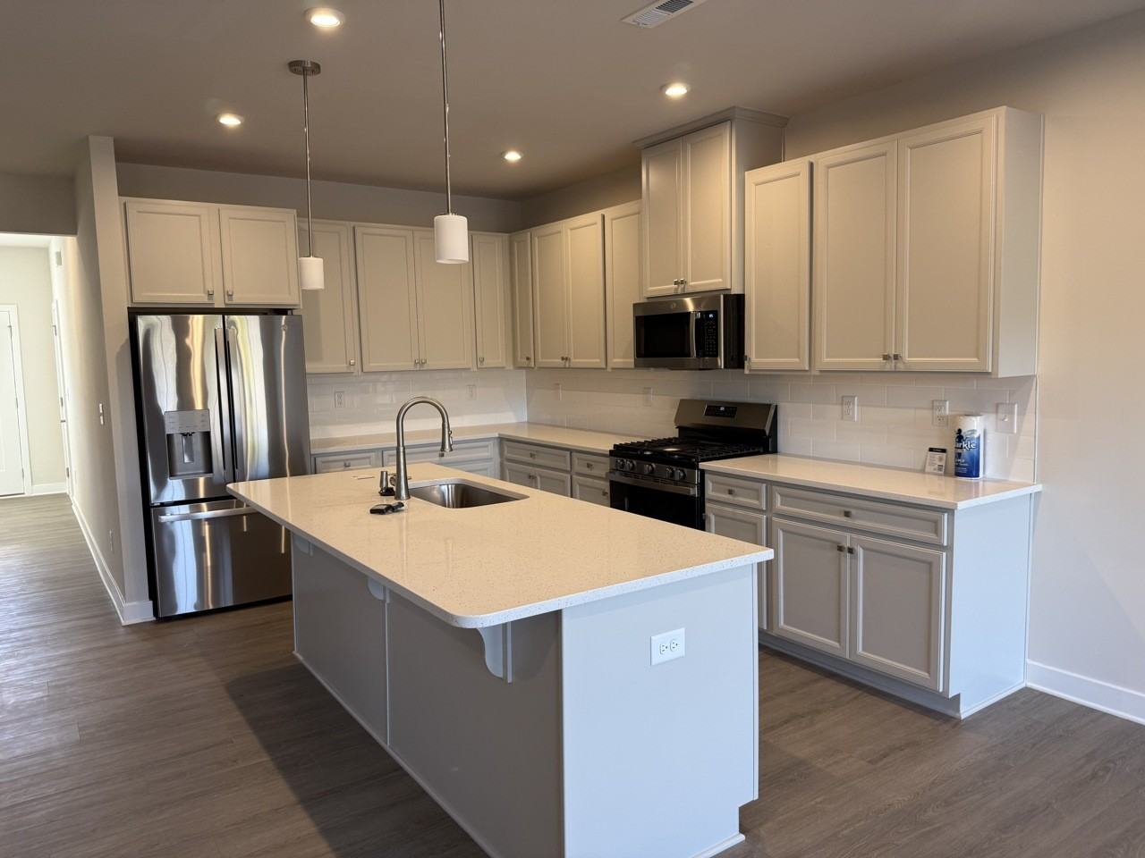 1654 Respect St Nw - Photo 3 of 19