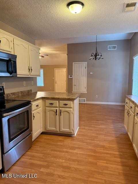 5600 Kayla Dr - Photo 6 of 12