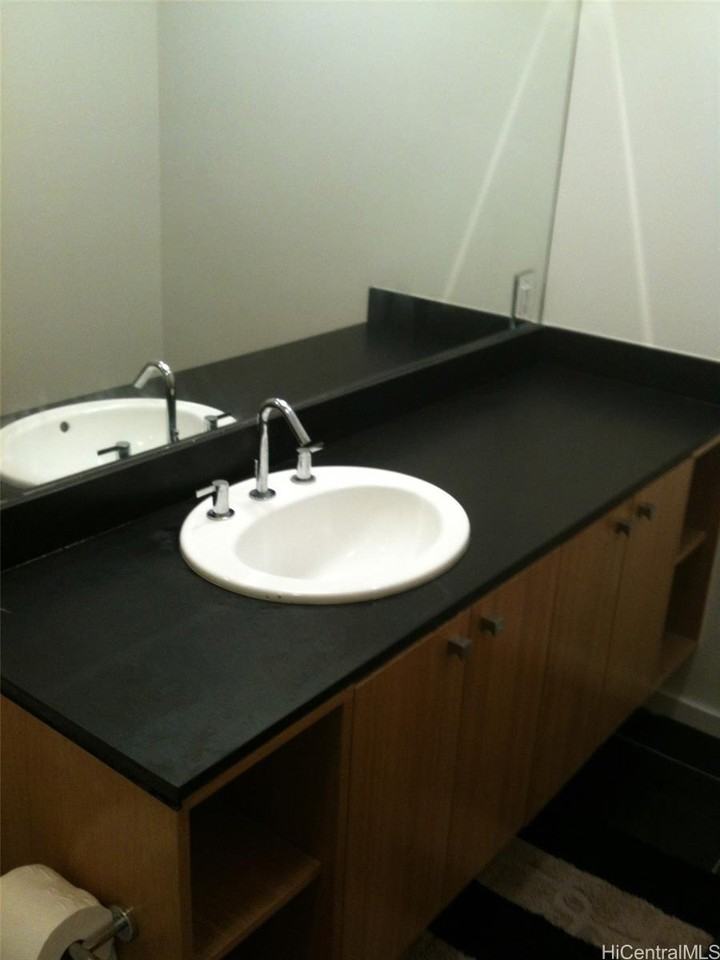 1032 Spencer St #A - Photo 6 of 10