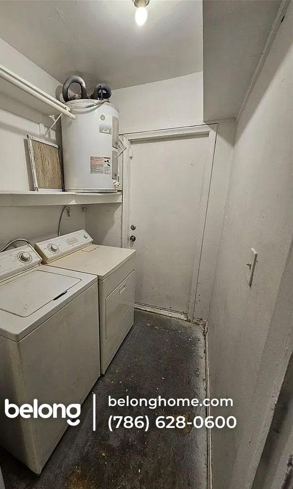 1439 Nw 8th Ave - Photo 5 of 17