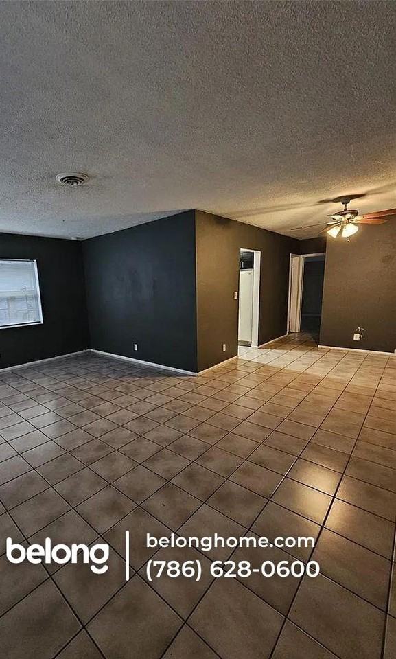 1439 Nw 8th Ave - Photo 7 of 17