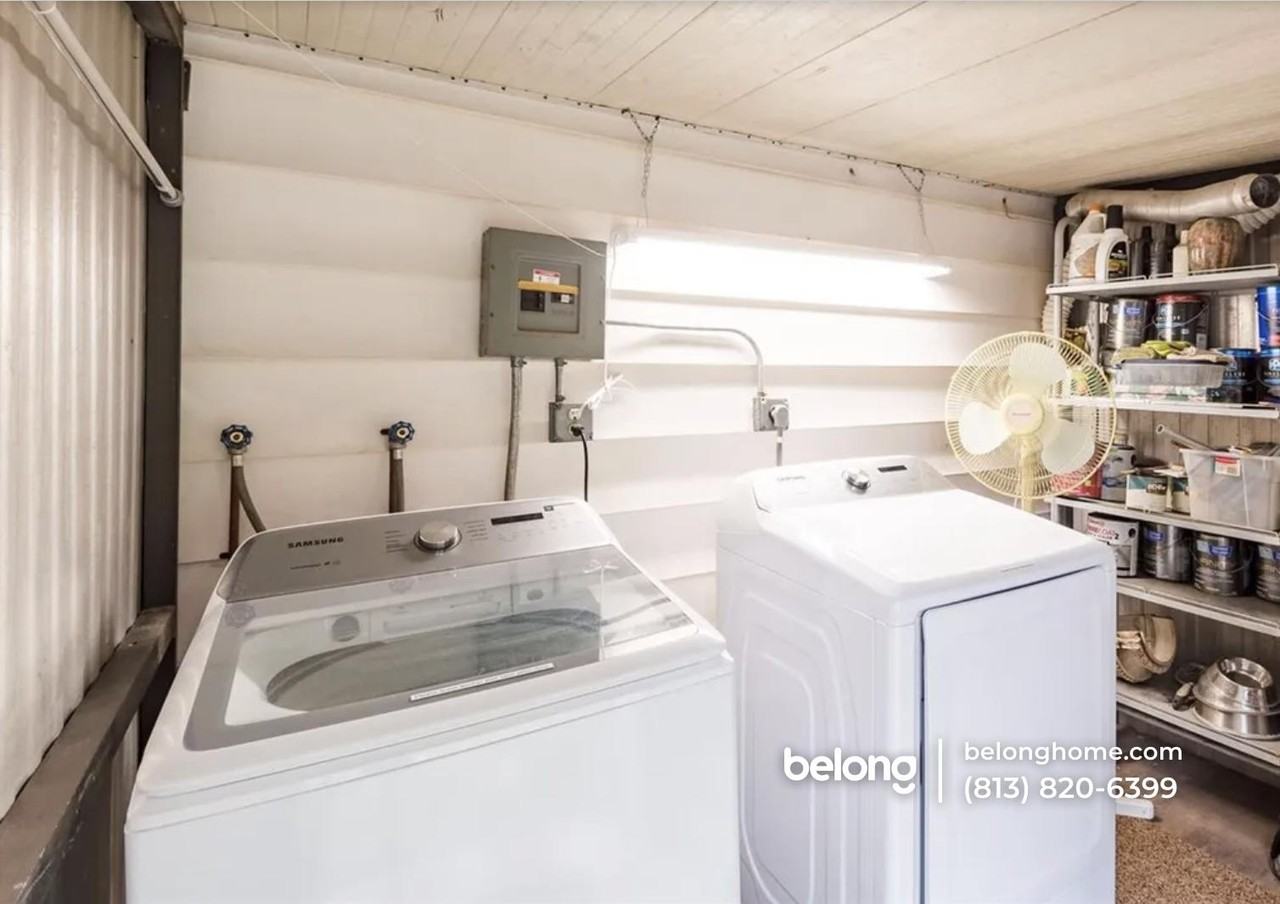 4111 1/2 Haines Rd N - Photo 6 of 10