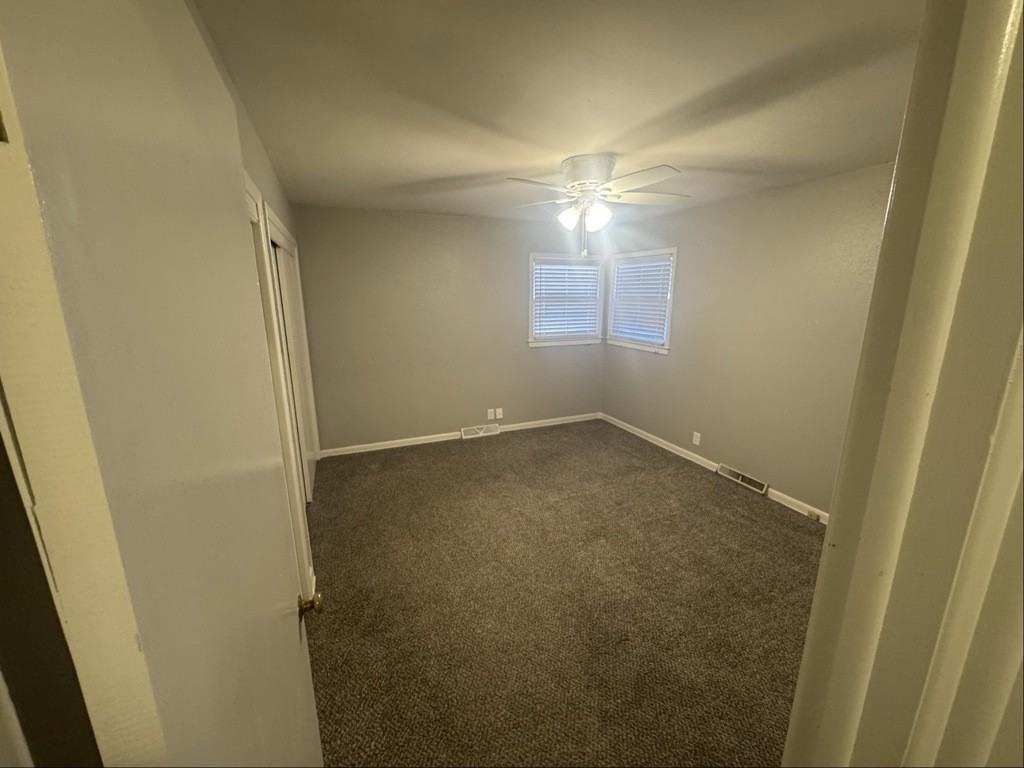 6318 E Oneida Ave - Photo 7 of 16