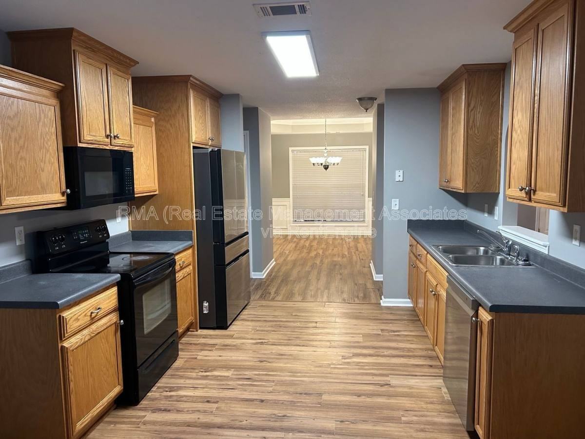 648 Lynchburg St - Photo 2 of 10