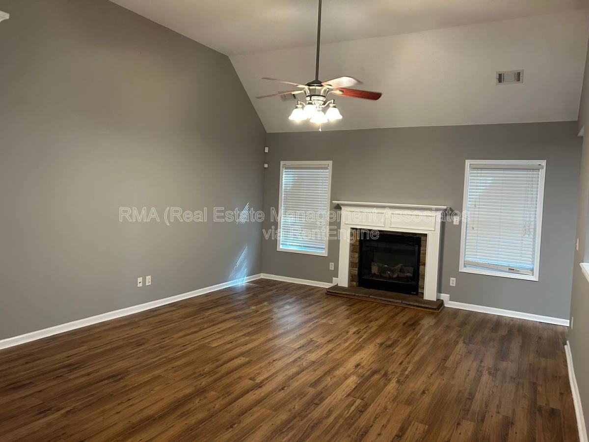 648 Lynchburg St - Photo 3 of 10