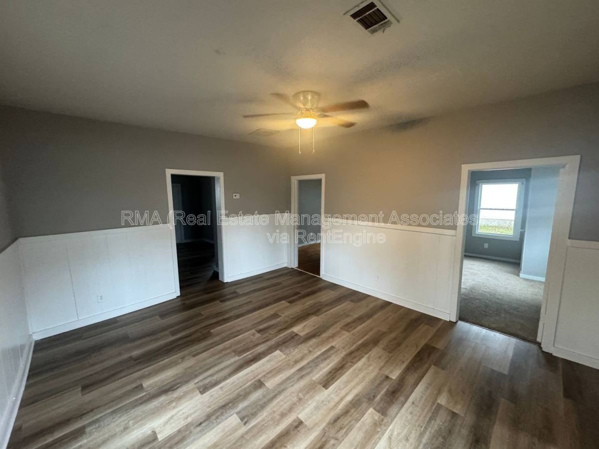 331 331 W College Dr - Photo 2 of 7