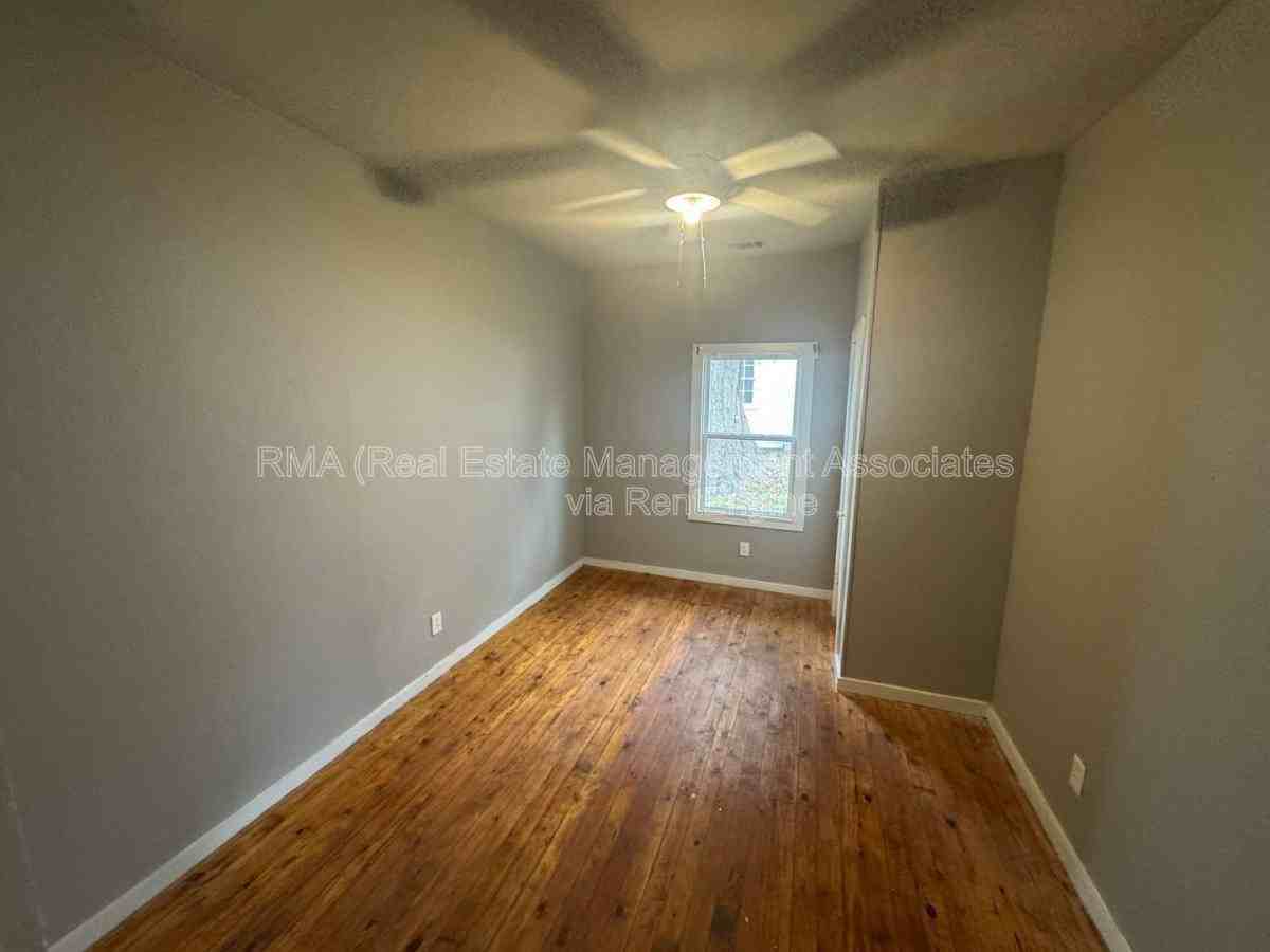 331 331 W College Dr - Photo 4 of 7