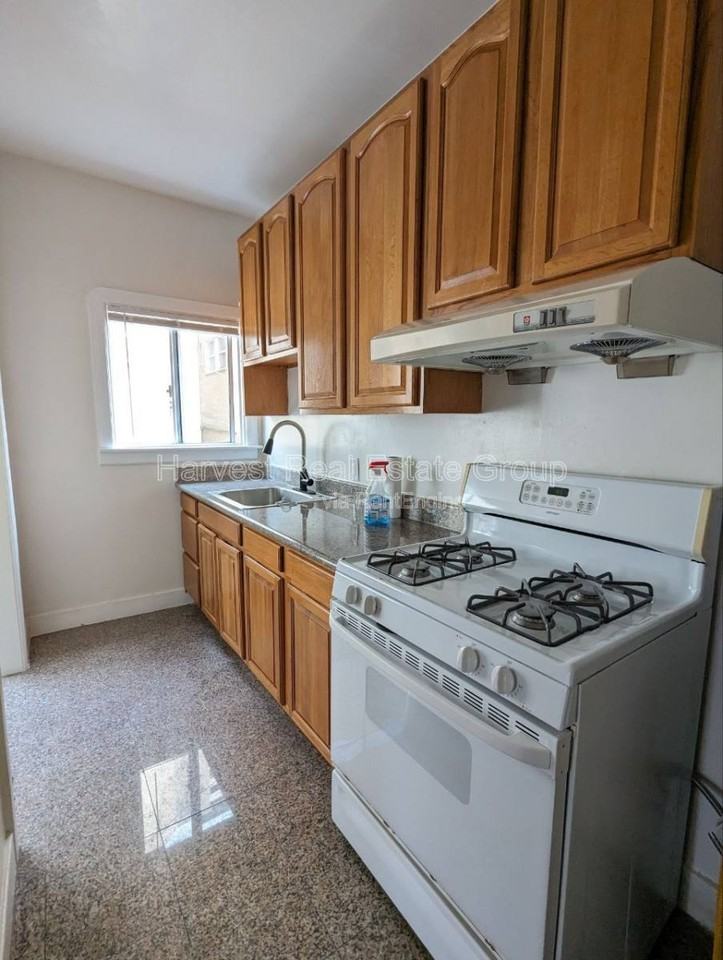 1532 8th Ave #5 - Photo 4 of 5