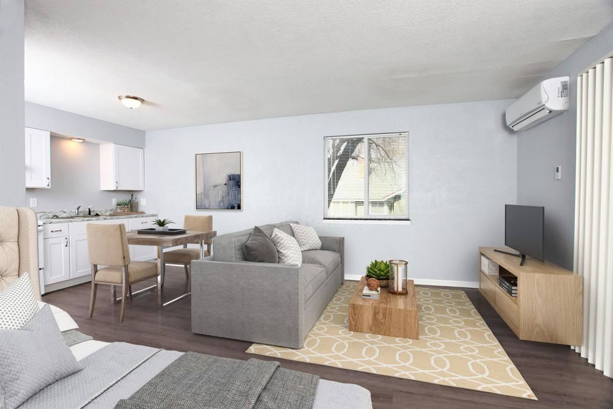 928 N Carter St #214