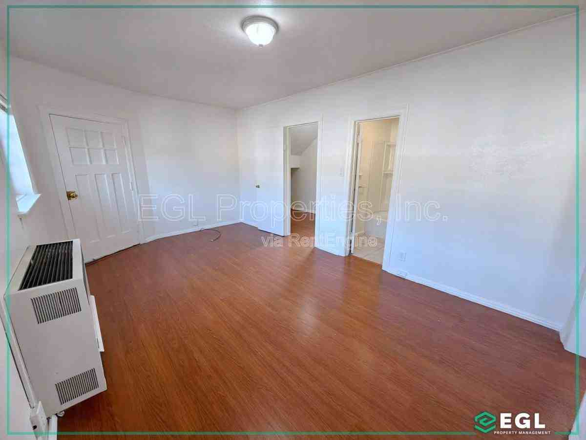 115 N Westlake Ave #1 - Photo 2 of 10