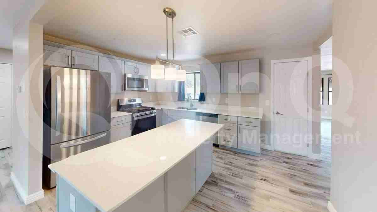 3420 N Los Altos Ave - Photo 3 of 10